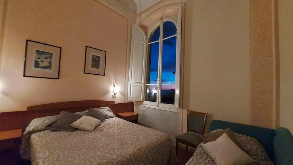 Family Room (2 Adults + 1 Child) — Hotel Italia