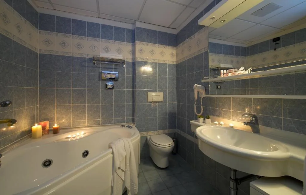 Camera Familiare (2 Adulti + 2 Bambini) — Grand Hotel Admiral Palace