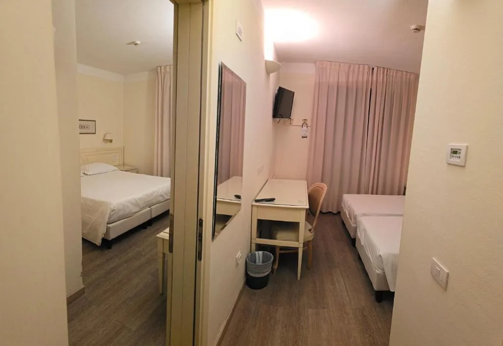 Camera Familiare (2 Adulti + 2 Bambini) — Grand Hotel Bonanno