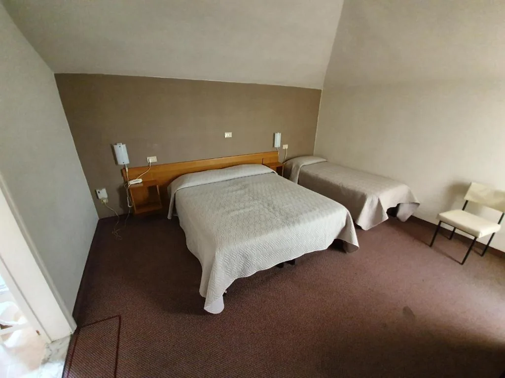 Family Room (5 Adults) - Annex — Hotel Giovanna