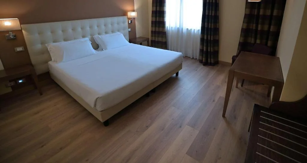 Family Room — Best Western Grand Hotel Guinigi