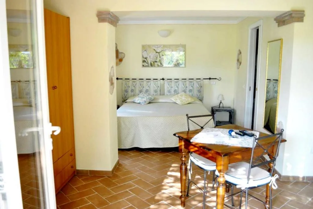 Camera Familiare con Bagno — Hotel Tirrena Bike & Country Hotel