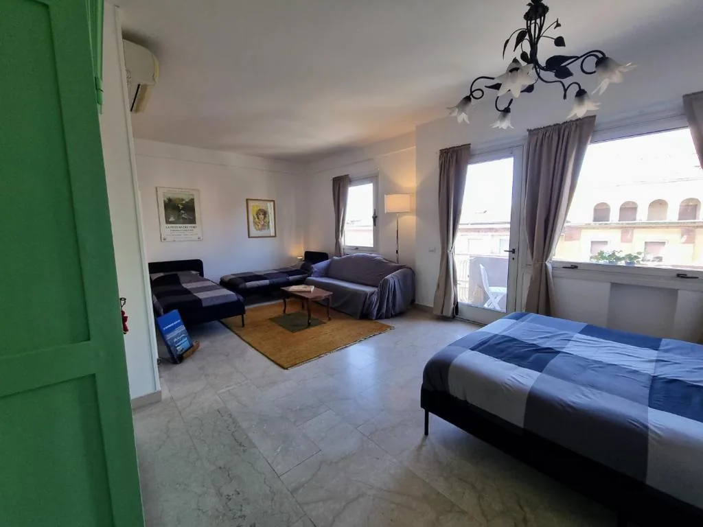 Camera Familiare con Bagno in Comune — Cosy rooms