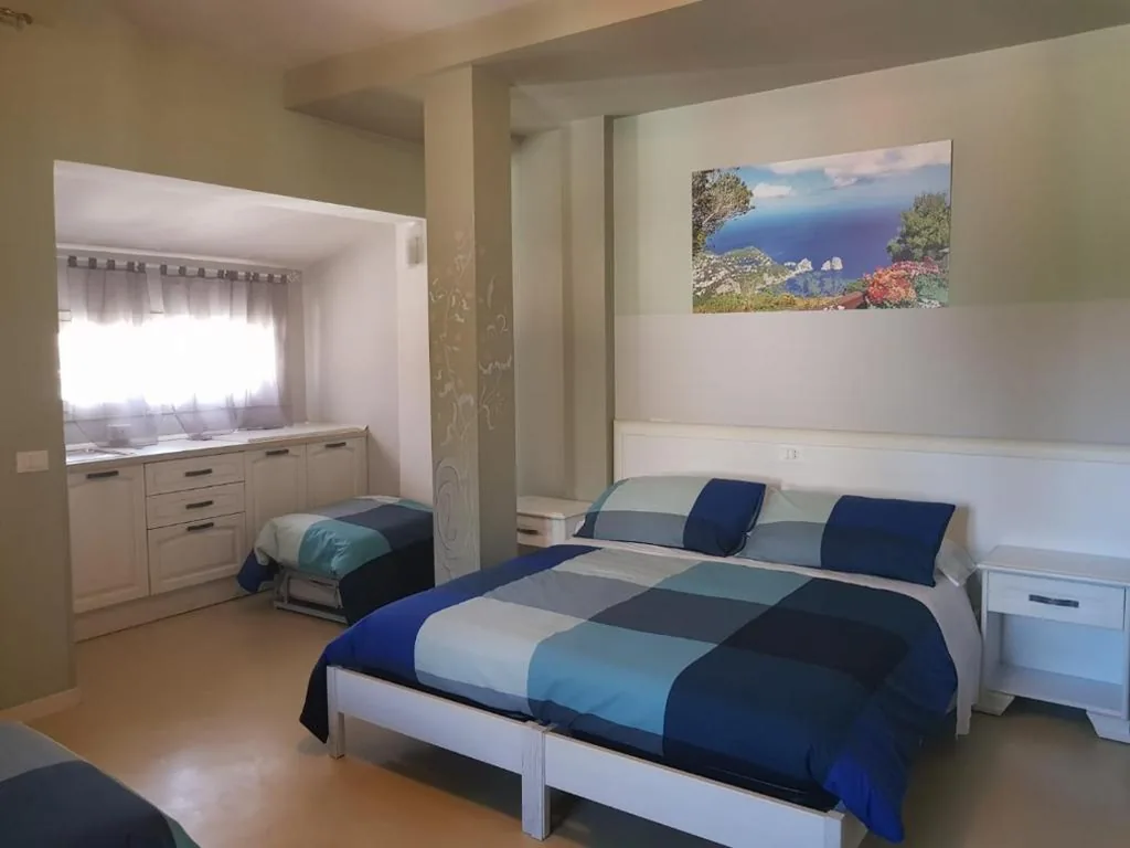 Camera Familiare con Bagno Privato — B&B La Sicilia a Tavola