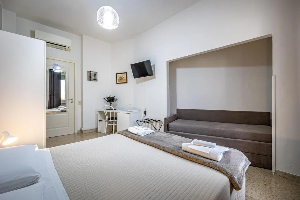 Family Room with External Private Bathroom — Maison Bianca B&B