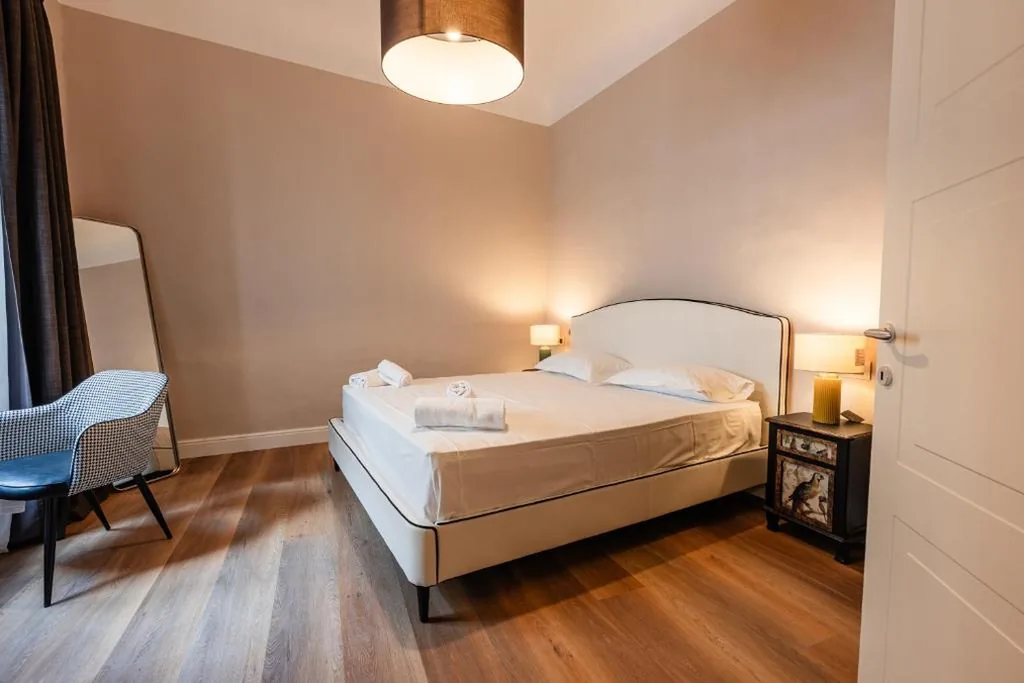Camera Familiare con Bagno Privato — Florence Dome Rooms