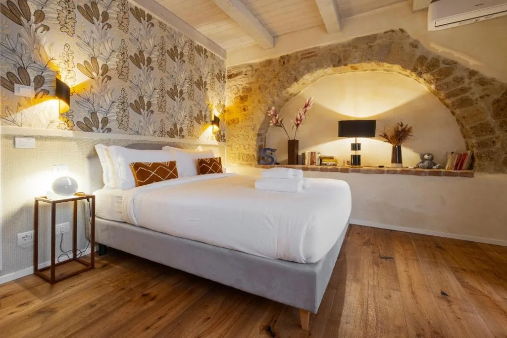 Family Room with Private Bathroom — La Bartolomea Home & Suite