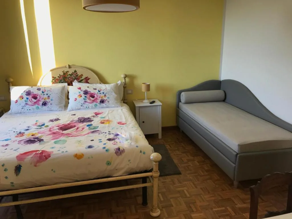 Family Room with Private Bathroom — La Ghirlanda B&B