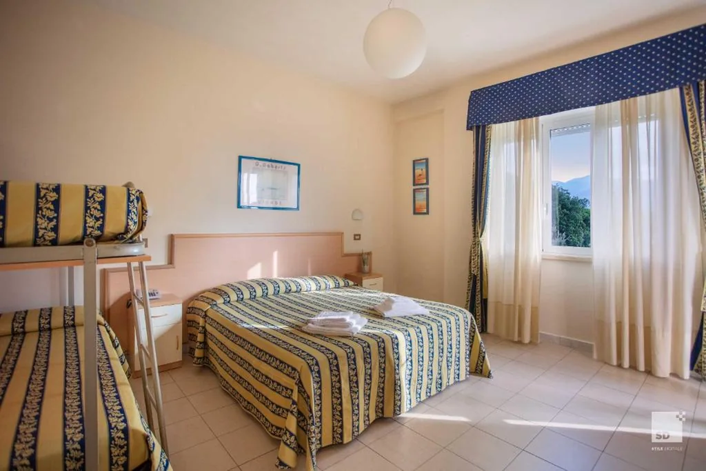Family Room with Balcony (2 Adults + 2 Children) — Hotel Venezia