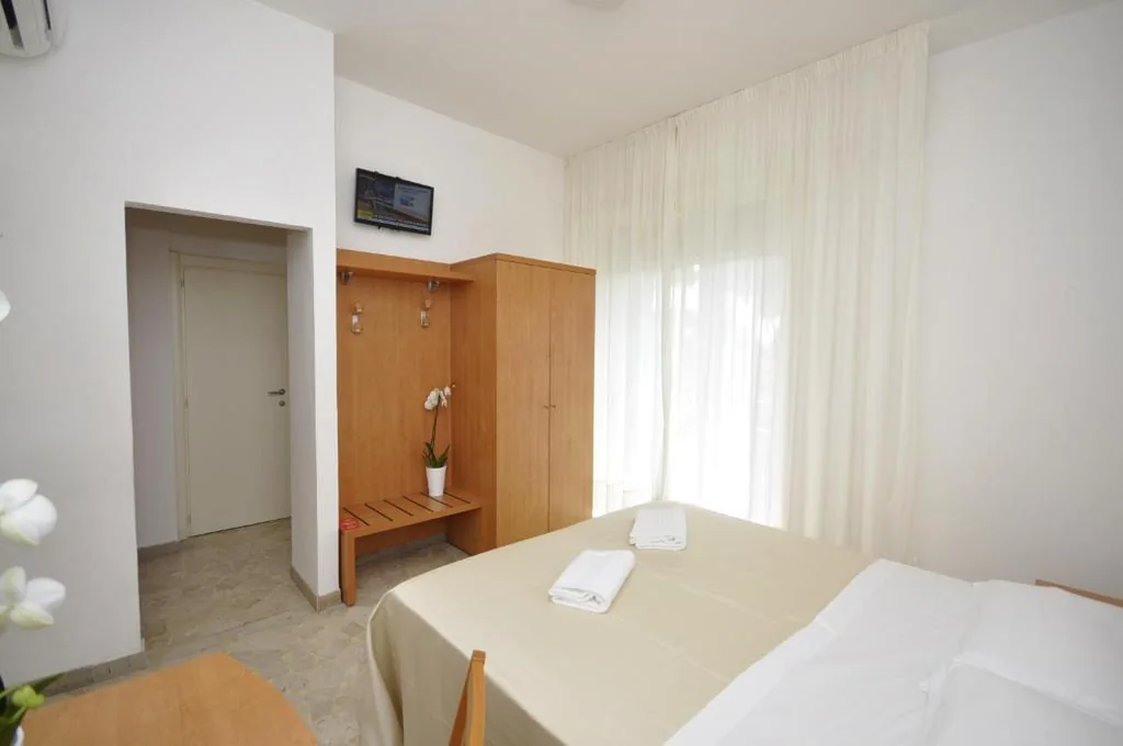 Camera Familiare con Balcone — Hotel Airone