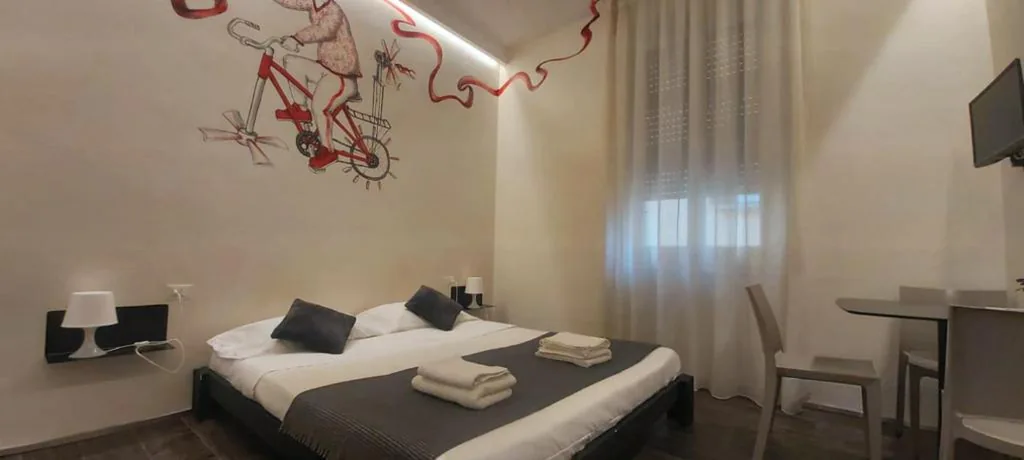 Family Room with Balcony — Street Art Inn Florence