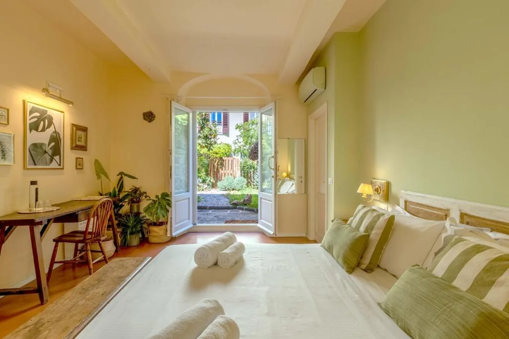 Family Room with Garden View — Secret Garden Firenze B&B