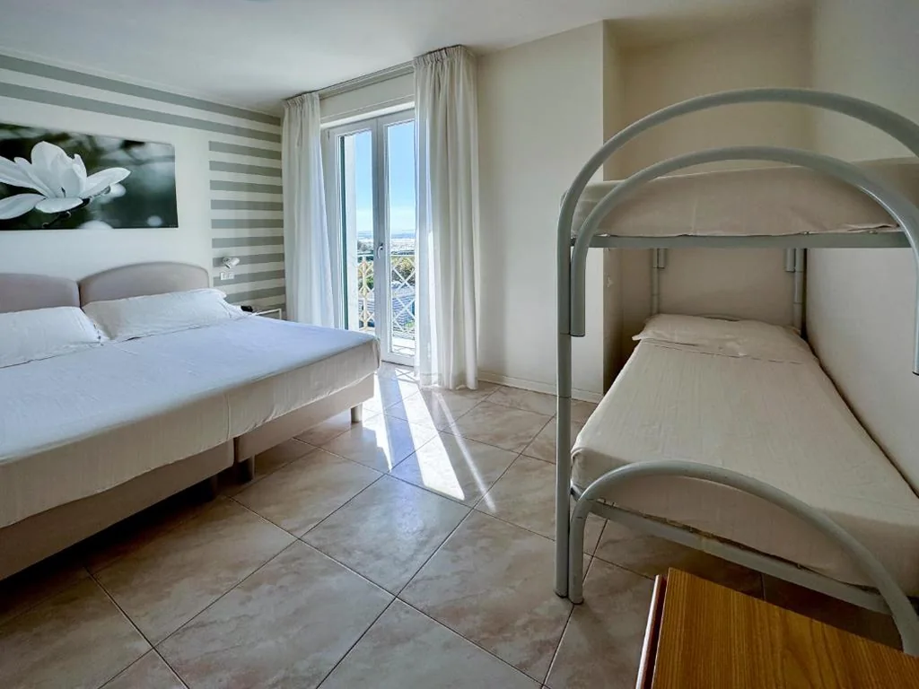 Camera Familiare con Vista Mare — Hotel Bencista’