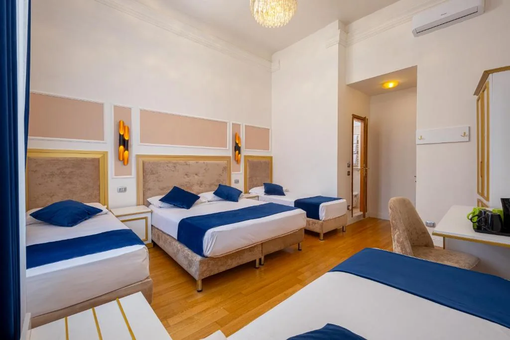 Camera Familiare — Hotel Annabella Roof Terrace