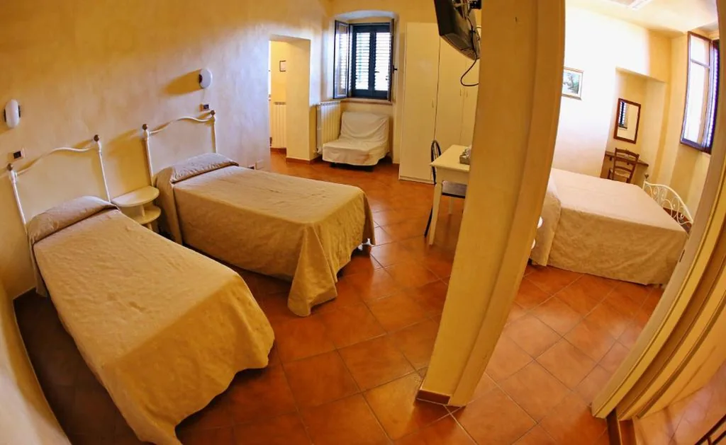 Camera Familiare — Hotel Italia Cortona