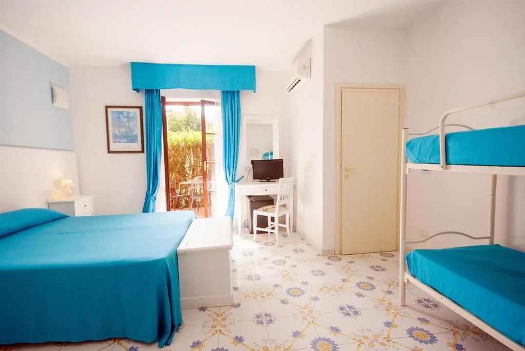 Camera Familiare — Hotel Residence Villa San Giovanni