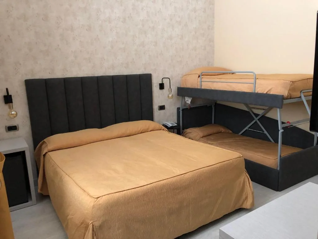 Camera Familiare — Hotel Tirrenia