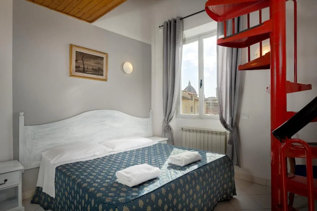 Standard Family Room — Adre Majestic View ! Center of Florence !