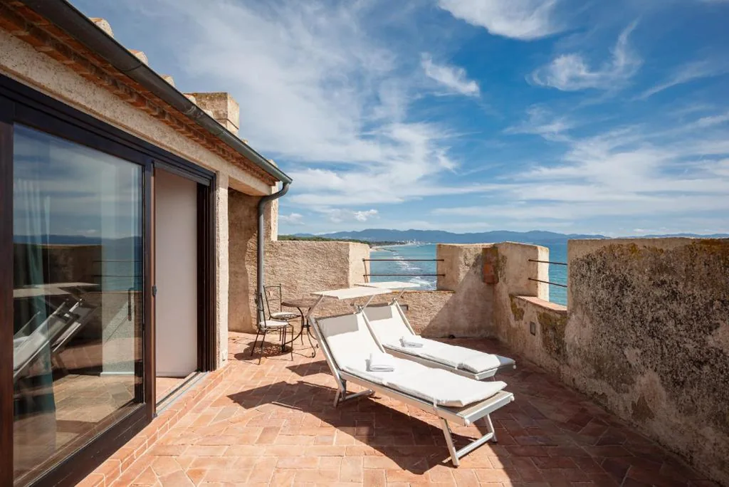 King Room with Hot Tub — Torre Mozza – Dimora d’ Epoca
