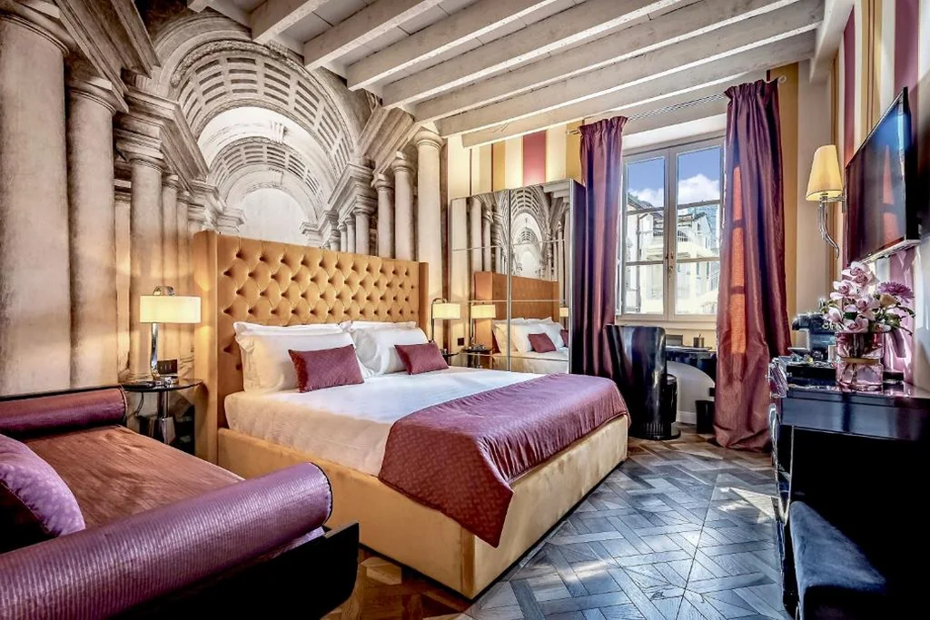 Deluxe King Room — Arte’ Boutique Hotel