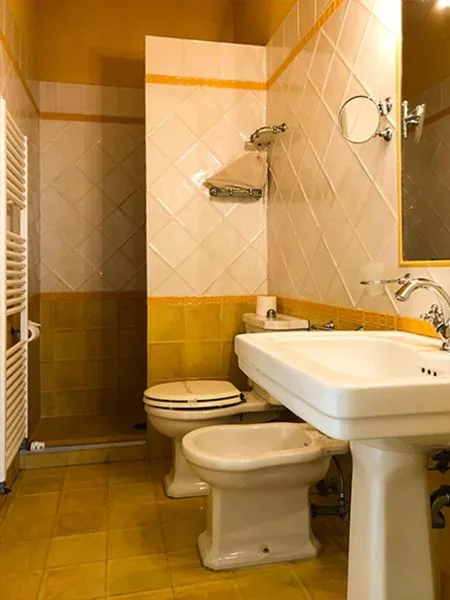 Deluxe King Room — B&B Villa Agnese Lucca