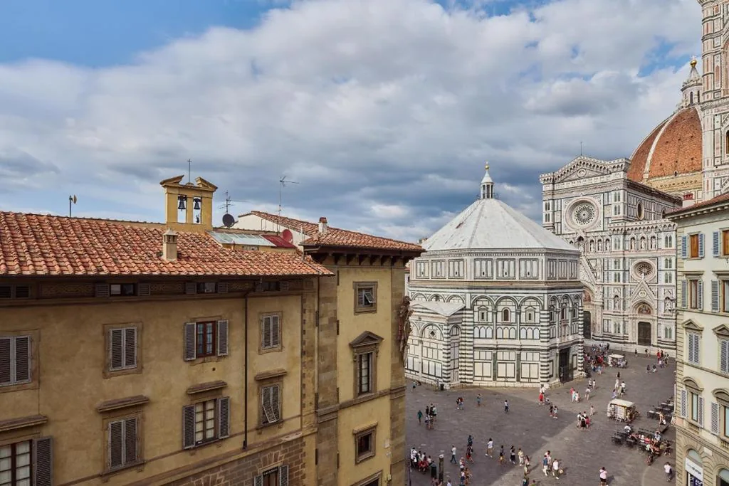 Deluxe King Room — Duomo Luxury Florence