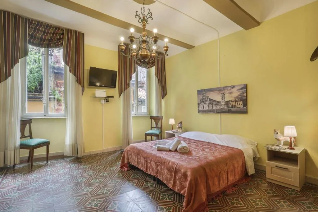 Camera King Deluxe — Rooms Corte Delle Uova Centro Storico Piazza San Michele
