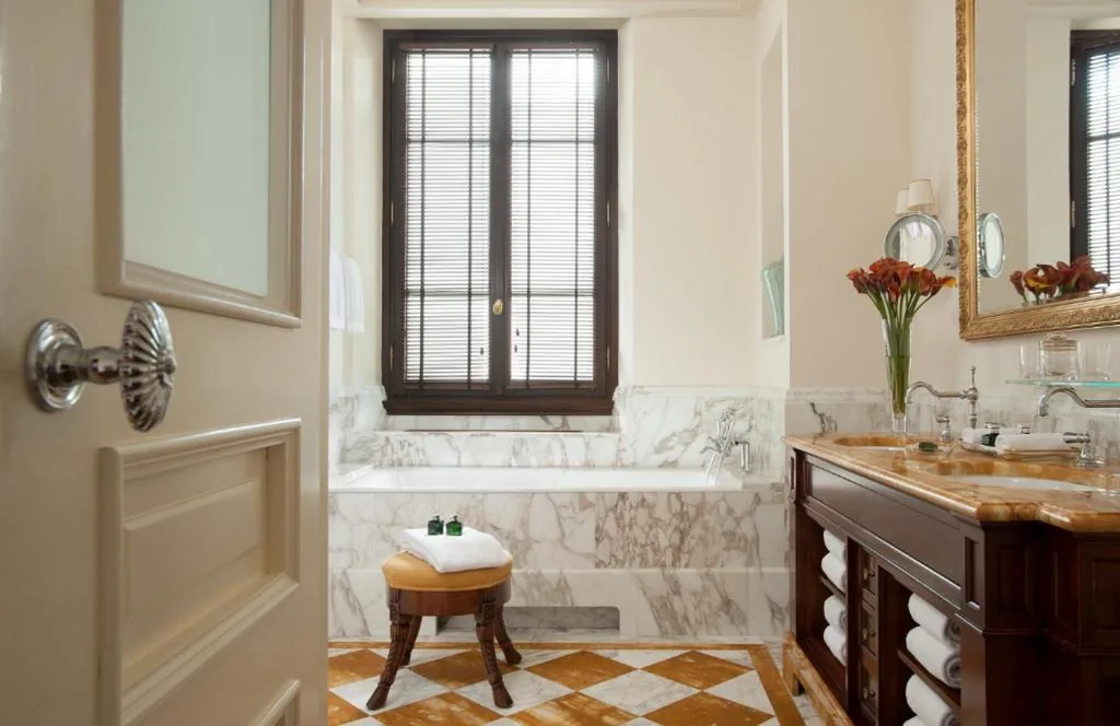 Premier King Room — Four Seasons Hotel Firenze