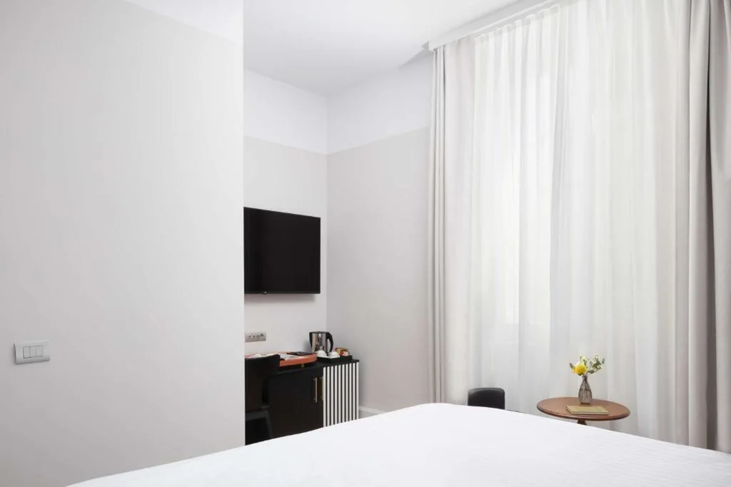Camera King Premium — Anglo American Hotel Florence, Curio Collection By Hilton