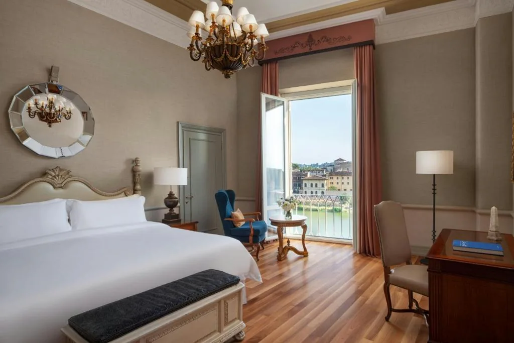 Camera King Premium più Spaziosa con Vista Fiume — The Excelsior, a Luxury Collection Hotel, Florence