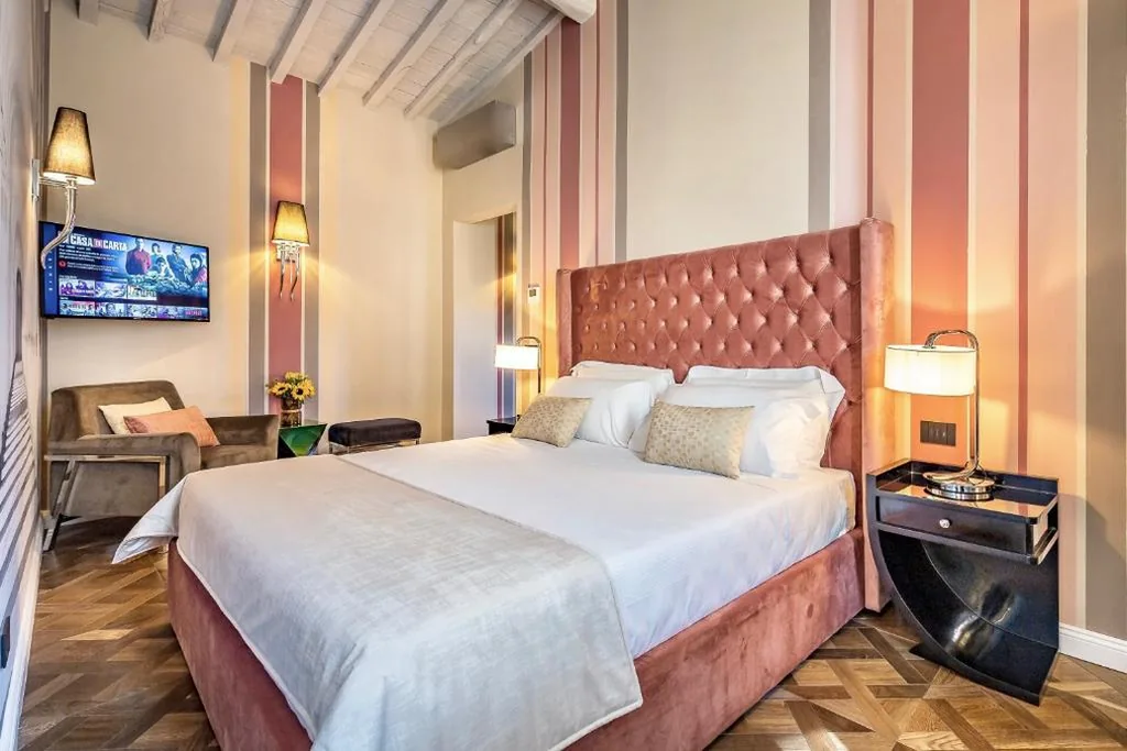 Superior King Room with Cathedral View — Arte’ Boutique Hotel
