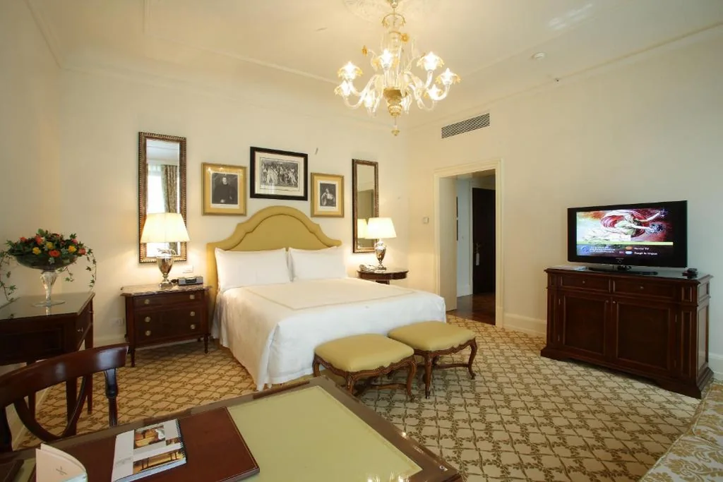 Superior King Room — Four Seasons Hotel Firenze
