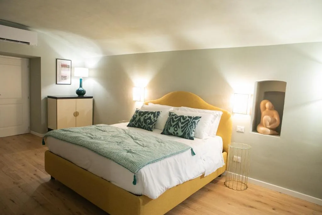 Camera King Superior — Lunaria Suites – Fyodor Dostoyevsky’s house