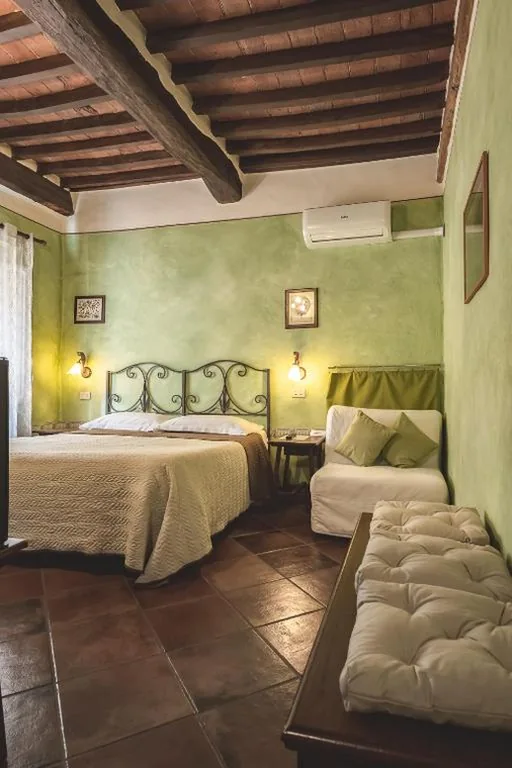 Superior King Room — Meublè Evoè