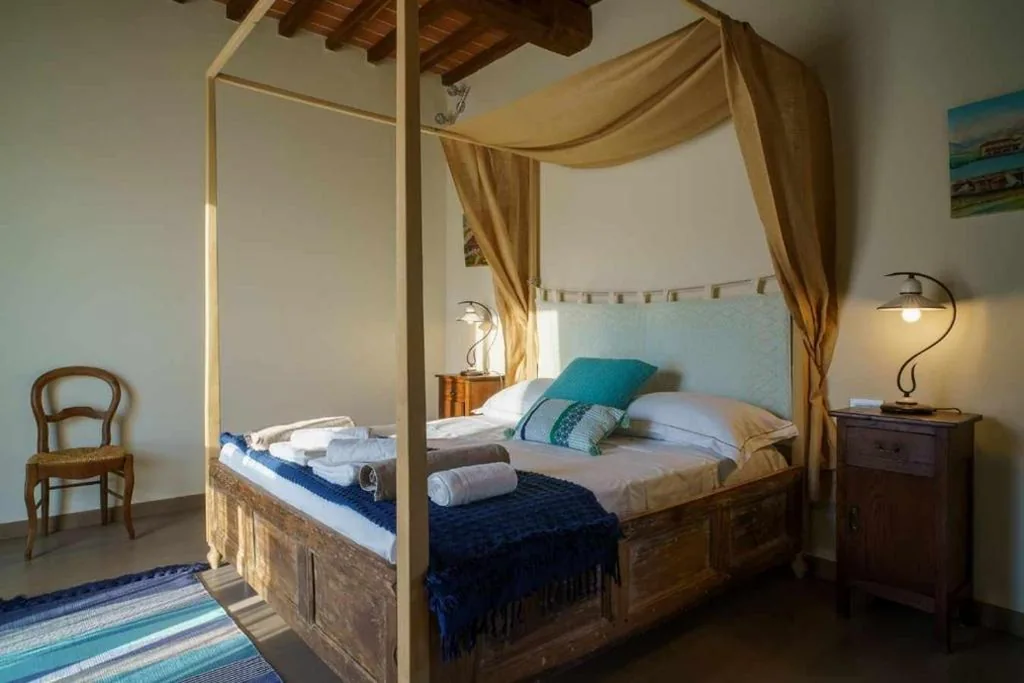 Camera Matrimoniale — Alba Morus Bed & Breakfast, sentiti a casa nel cuore della Toscana