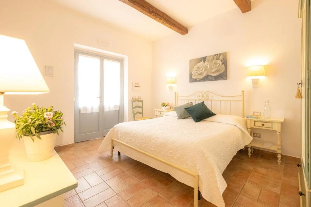 Camera Matrimoniale Basic — B&B Le Cascatelle di Saturnia