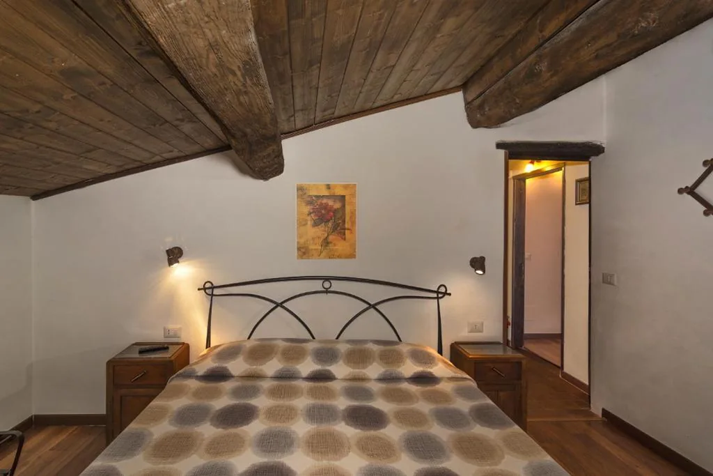 Camera Matrimoniale Basic — Bed & Breakfast Lucca Fora