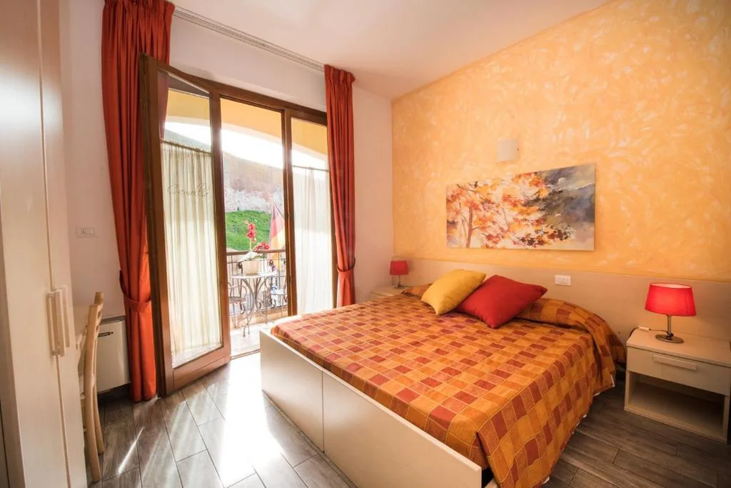 Camera Matrimoniale — Bed & Breakfast Camollia