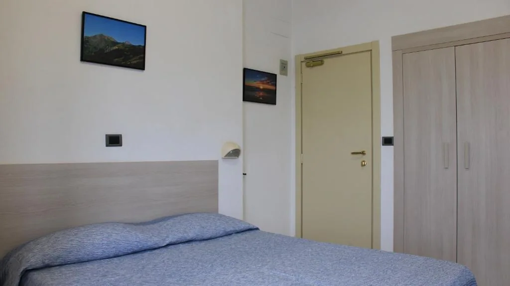 Camera Matrimoniale Budget — Hotel Puccinelli