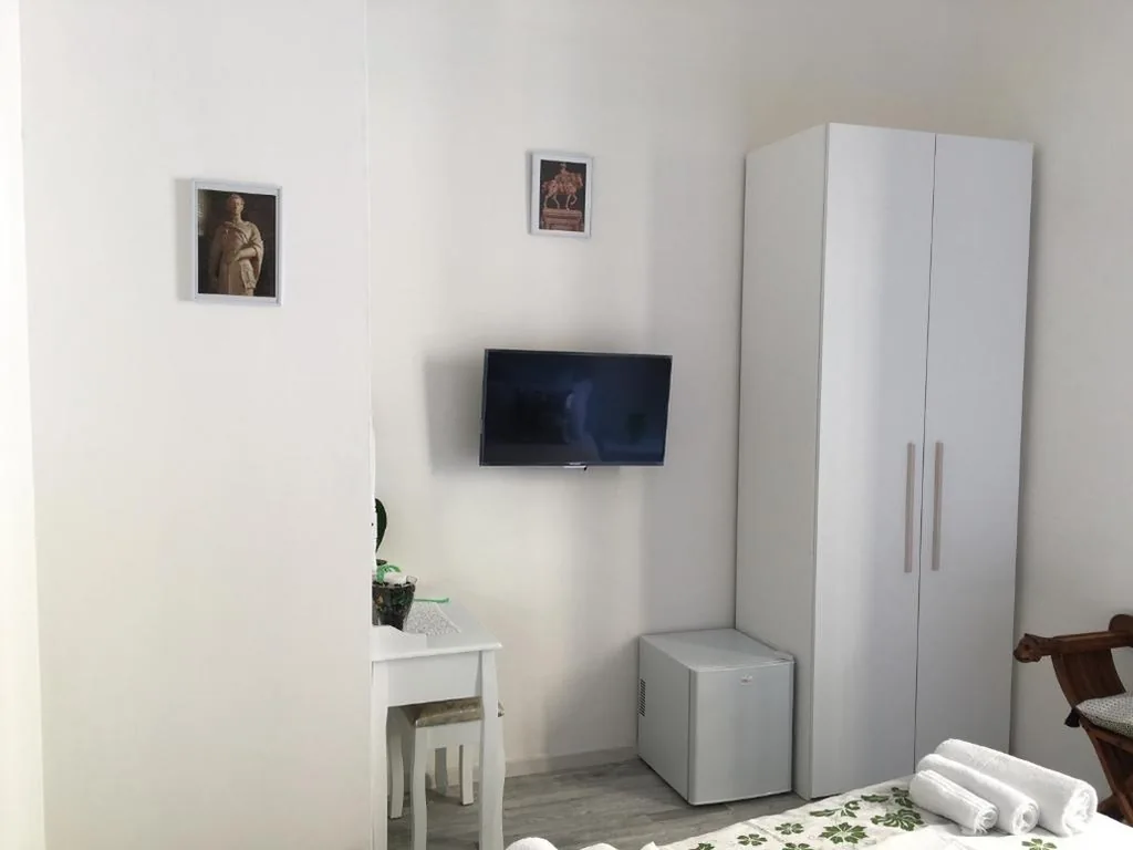 Camera Matrimoniale Budget — La Tana Dei Leoni Affittacamere