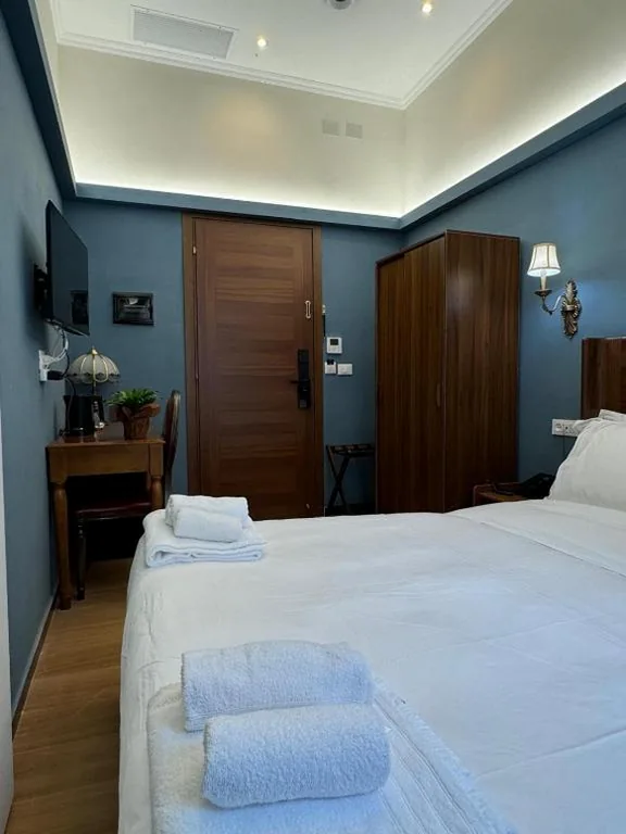 Budget Double Room — Modi Hotel