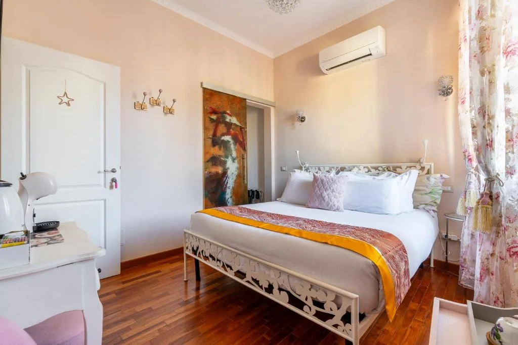 Double Room — Central View Boutique – Milù Holidays Firenze