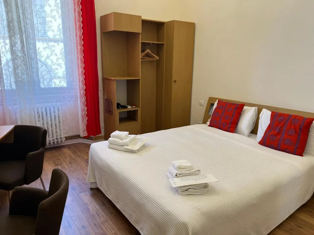 Classic Double Room — Artemente Florence B&B
