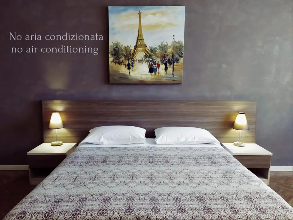 Classic Double Room — B&B Cameracaffè Centro