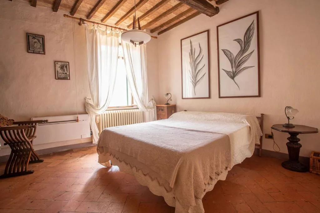 Classic Double Room with Private Bathroom — Guesthouse da Idolina dal 1946