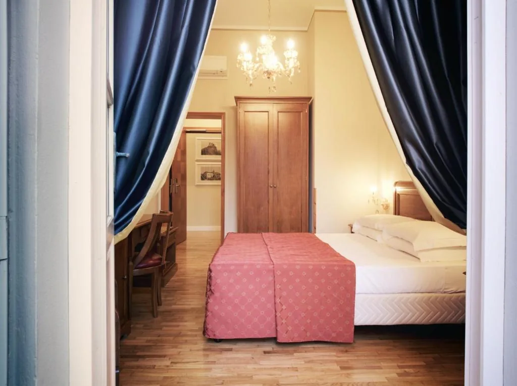 Camera Matrimoniale Classic con Balcone — Hotel Europa