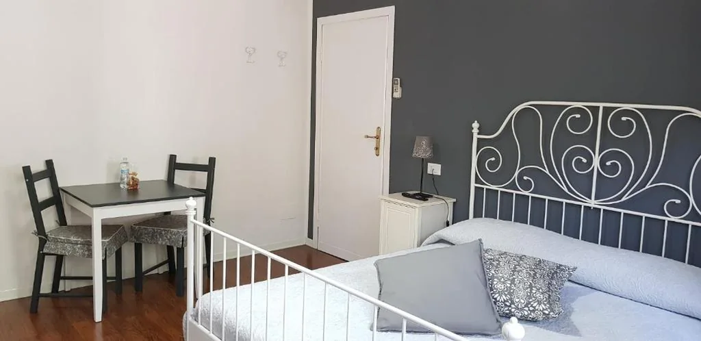 Camera Matrimoniale Classic con Ingresso Indipendente — Villa Noemi Bed&Breakfast