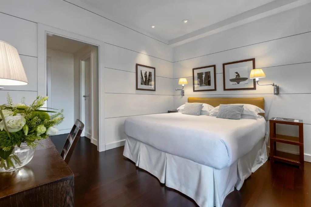 Classic Double Room with City View — Gallery Hotel Art – Lungarno Collection