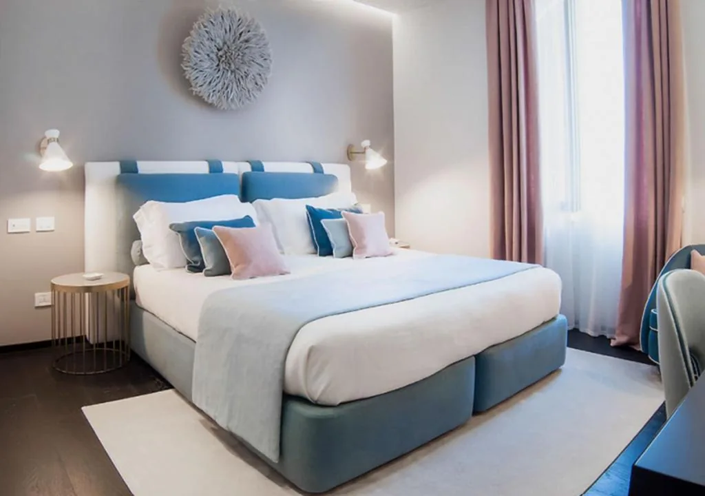 Classic Double Room — Hotel Byron