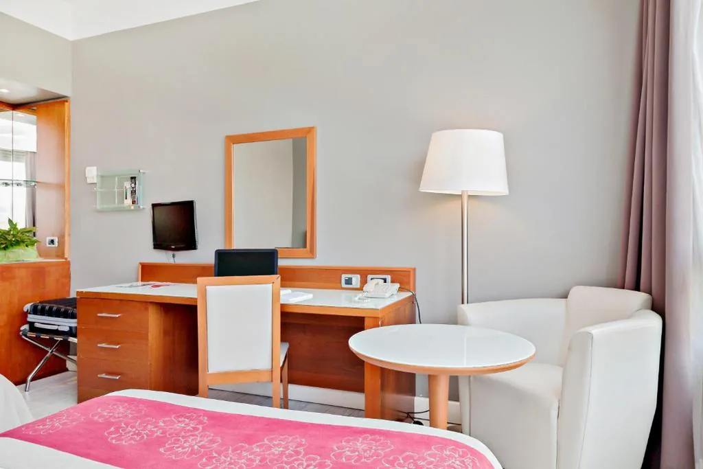 Camera Matrimoniale Classic — Italiana Hotels Florence